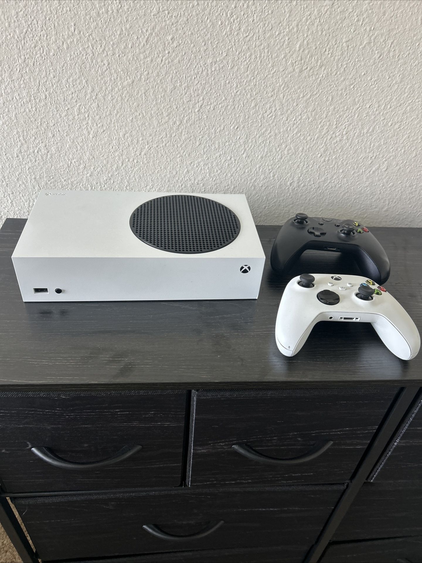 Xbox Series S Digital Console With 2 Controllers 