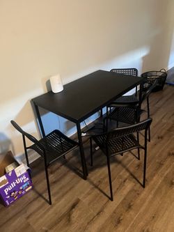 Nice table with four chairs