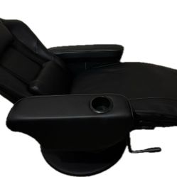 Free gaming chair. Mechanical parts seem backwards.