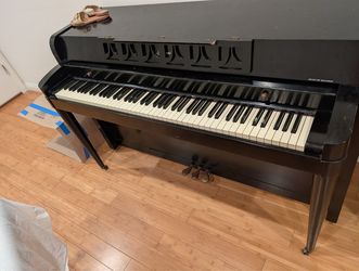 Baldwin upright piano, tuned