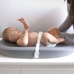 Hatch Baby Grow Smart Changing Pad and Scale