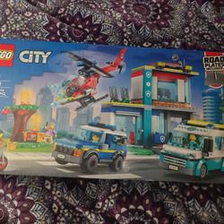 Lego Emergency Vehicle HQ