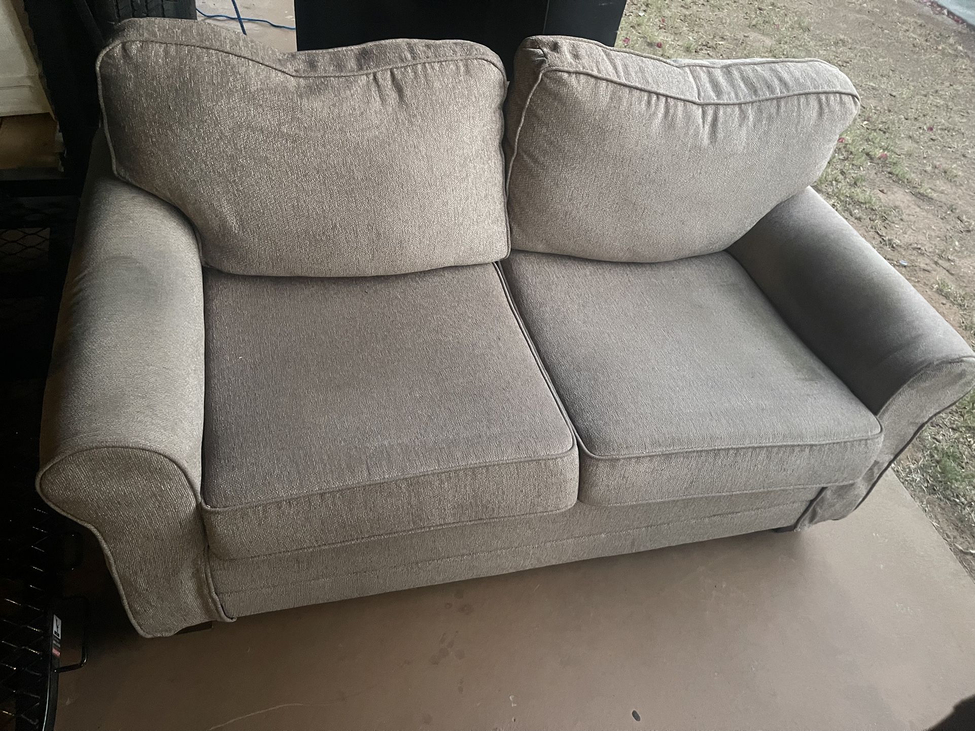 Couch Set W/table