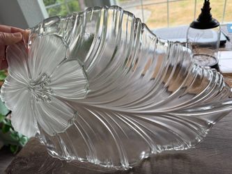 Clear Glass Leaf-Shaped Serving Dish/Centerpiece
