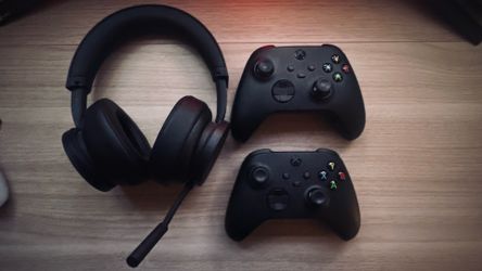 Xbox Accessories Mint Condition Bundle