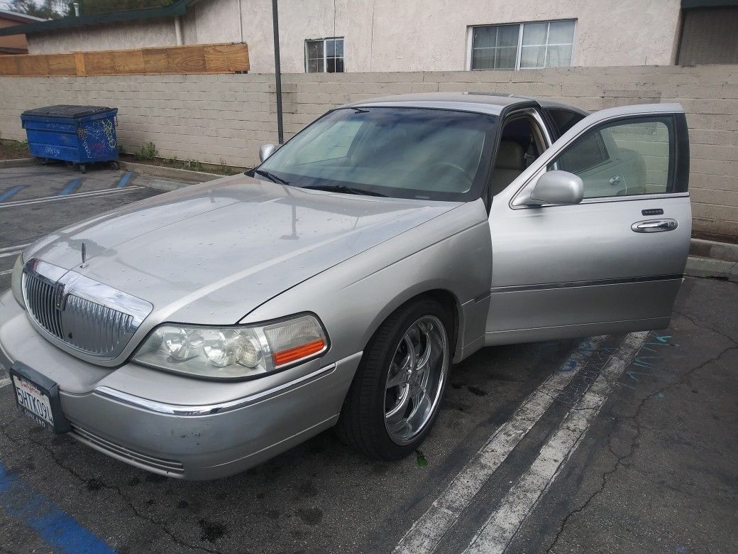 03 lincoln town car... for Sale in Hazard, CA OfferUp