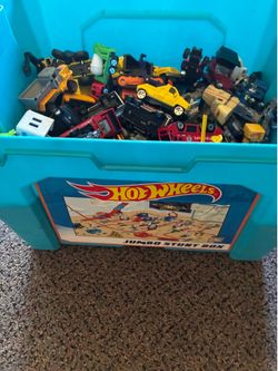 Hot wheels all metal in bin .