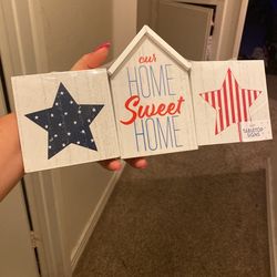 Patriotic Tier Tray Decor