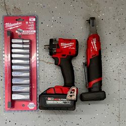 Milwaukee Fuel  1/2” Impact & M12 3/8 Ratchet 5.0 Battery 