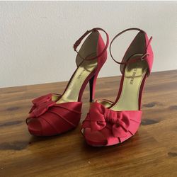 Aubrey Brooke Heels 👠 Red Satin 