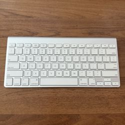 Apple Bluetooth Keyboard 