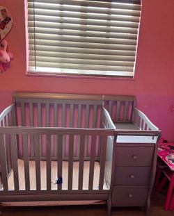 Baby crib