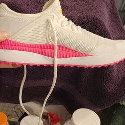 Womens Puma Size 8