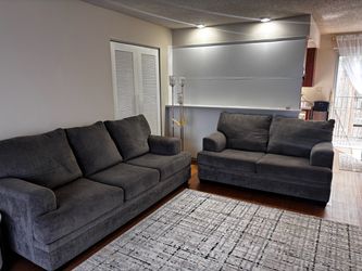 Sofas, Loveseats & Sectionals