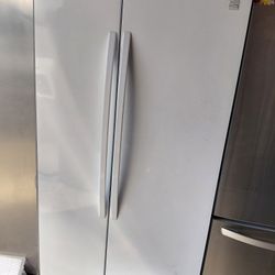 Un Refrijerador Dos Puertas Tres Meses De Garantia Tres Meses De Garantia Se Entrega El Mismo Dia 