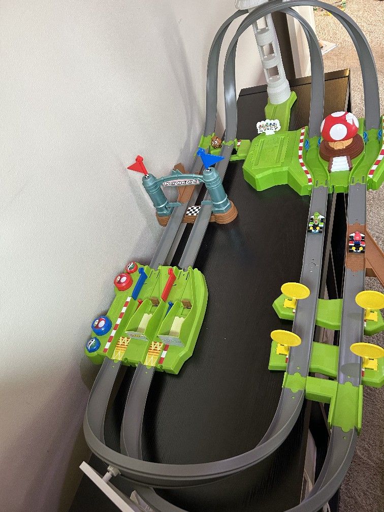 Hot Wheels Mario Kart Circuit Set