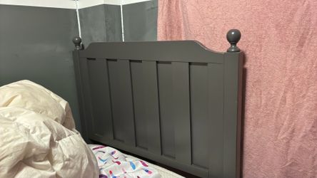 Twin bed