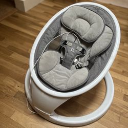 Munchkin Baby swing 