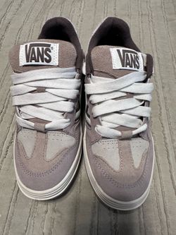 Vans Upland Sneakers Women’s 7 1/2 Woman’s 6 in Boys