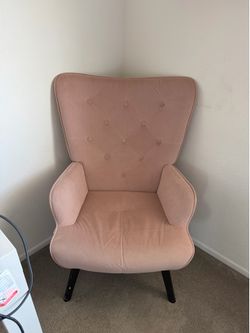Pink/ dusty rose accent chair