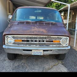 1973 Dodge Tradesman b100
