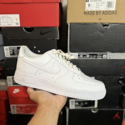 Nike Air Force 1 Low White size 11.5 VNDS