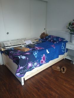 Twin bed