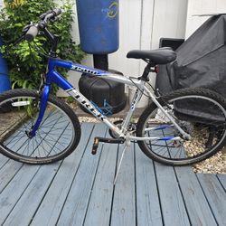 Trek 3500 Mountain Bike
