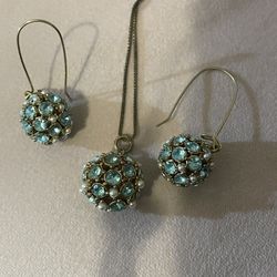 Necklace N Earrings Set Very Pretty Only 15$ 