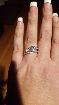 Costume rose gold wedding band set