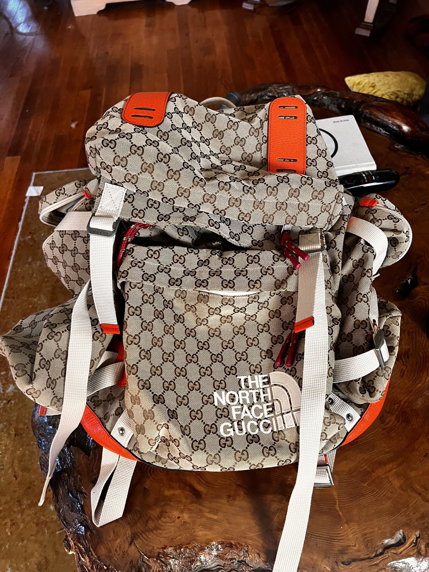 lululemon city adventurer backpack inside lululemon City Adventurer Backpack Micro 3L Review