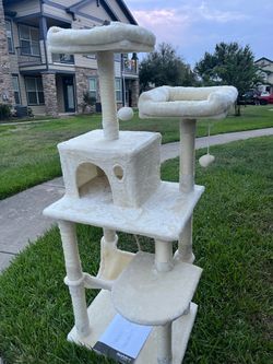 arge Feandrea Cat Tree with Scratching Posts for Sale! 🐱✨