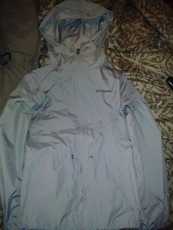 Brand new columbia jacket size medium. 40$ light grey. No trades.