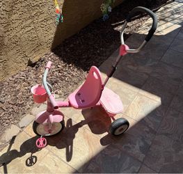 Radio Flyer Steer and Stroll Trike