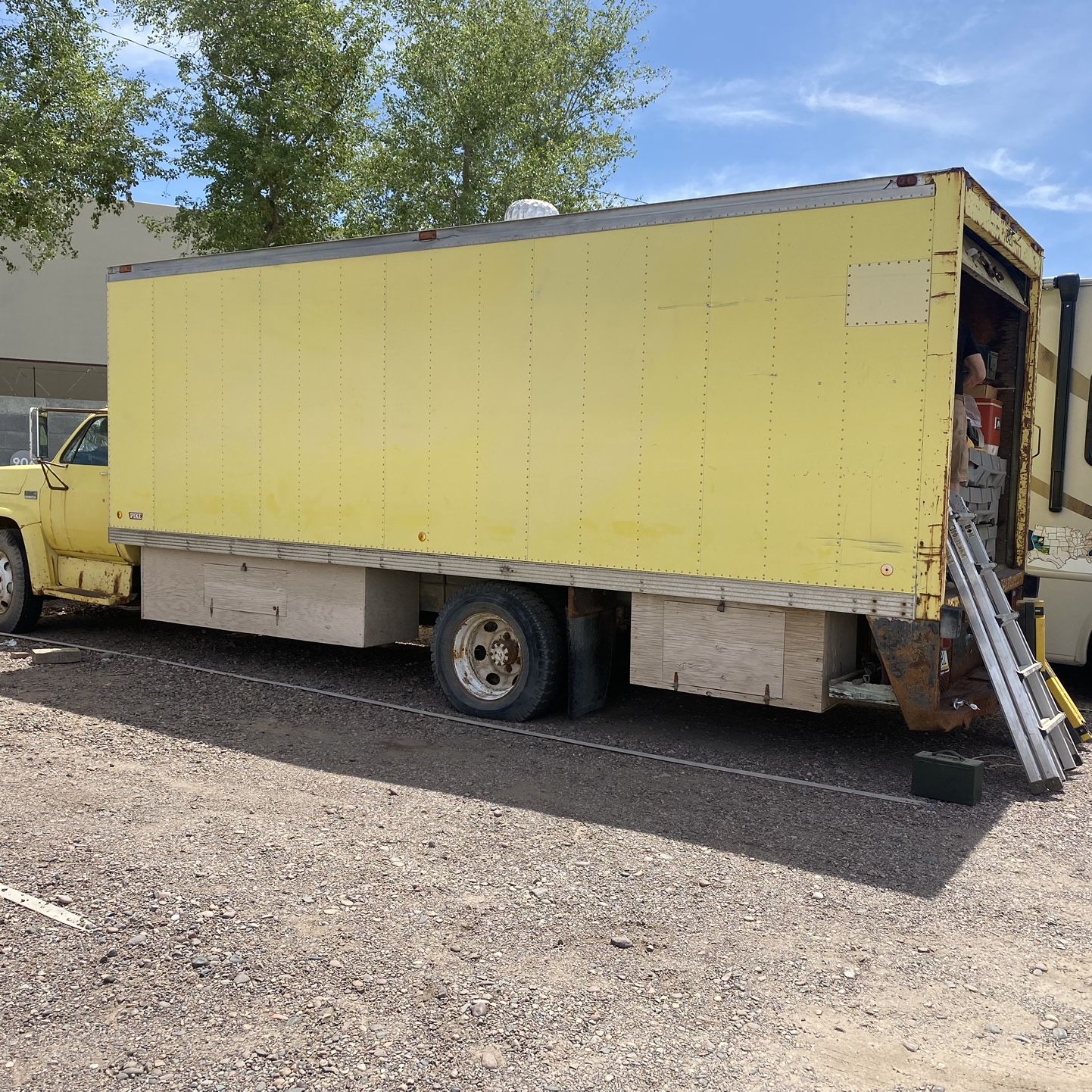 GMC Box Truck 1978 With All Contents