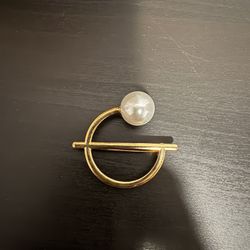 Gold Tone Brooch with Faux Pearl Pin
