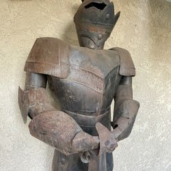 Suit of Armor Statue