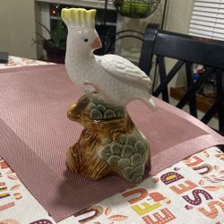 Vintage Cockatoo, Bird Sitting On A Log No Issues