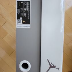 Jordan 3 A Ma Maniere Sz 7 Mens/8.5 Woman's DS