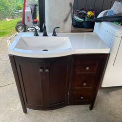 St. Paul Madeline Chestnut Vanity with White Alpine Top and Wall Mirror