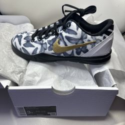 New Nike Kobe 8 Mambacita 3y $140
