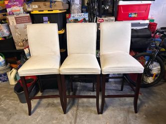 Bar stools (beige)