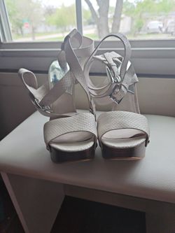 9 1/2 M MICHAEL KORS 👠 