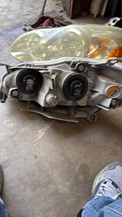 Calaveras frontales para un Toyota corola 2007