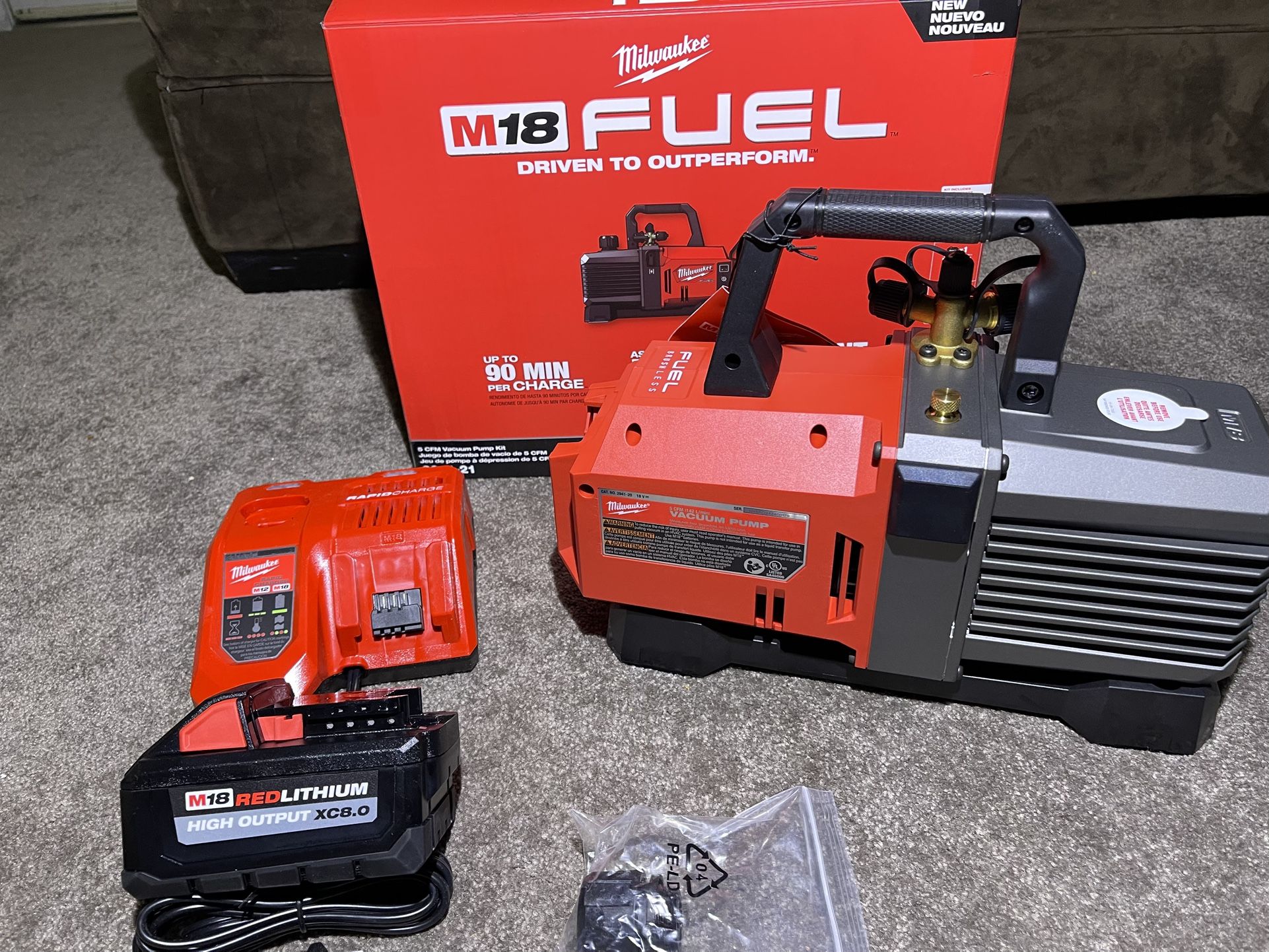 Milwaukee 18V Cordless 5 CFM Vacuum Pump Kit