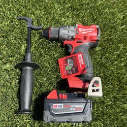 Milwaukee M18 FUEL 18V Lithium-Ion Brushless Cordless Hammer Drill With XC 5.0 Ah Battery 