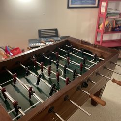 Standard size foosball table (free)