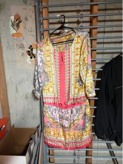 Xl 4 shirts and 2 dresses
