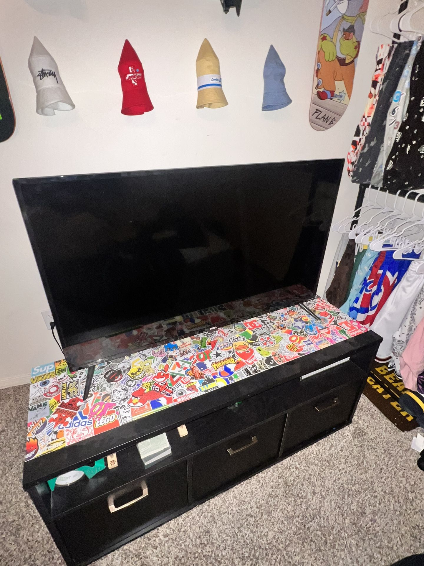 Onn 43” TV