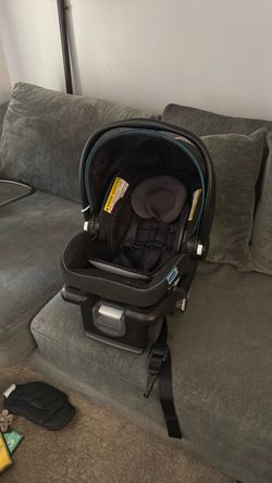 Graco Car seat snugride 35 Lite Lx w/ Base
